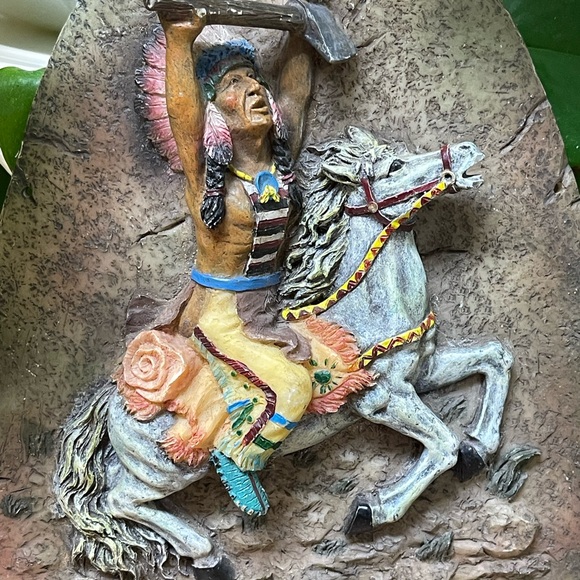 Native American Indian Resin Wall Plaque - Picture 10 of 10